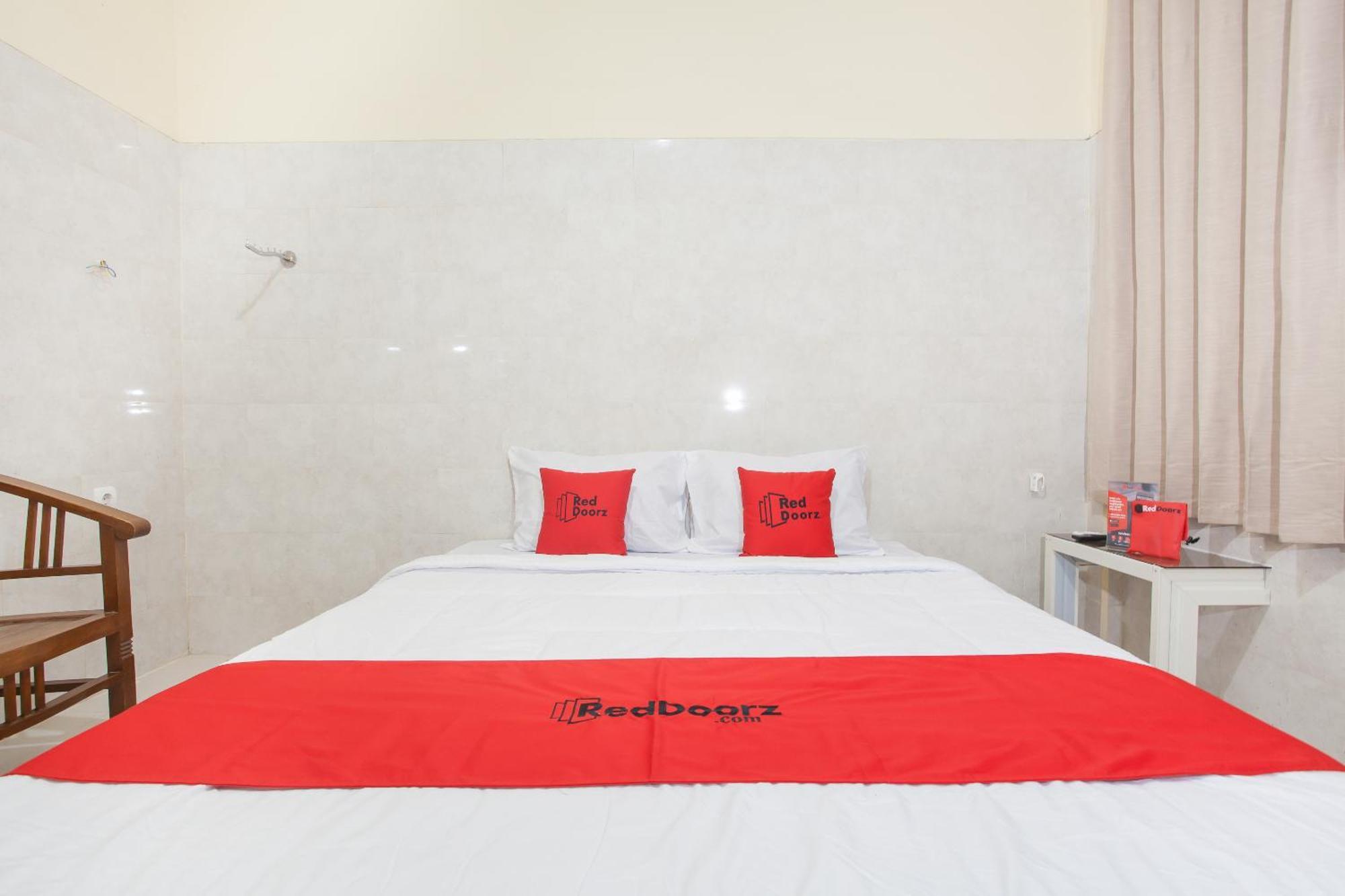 Reddoorz Syariah At Sedati Surabaya Exterior photo